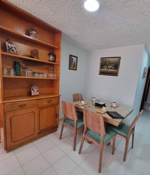 Apartamento Edificio Los Delfines Богота Экстерьер фото